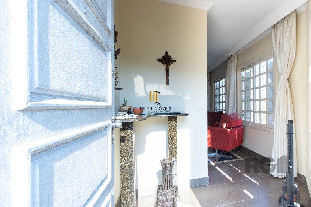 Casa para Venda - 254m², 4 dormitórios, sendo 3 suites, 5 vagas - Espirito Santo
