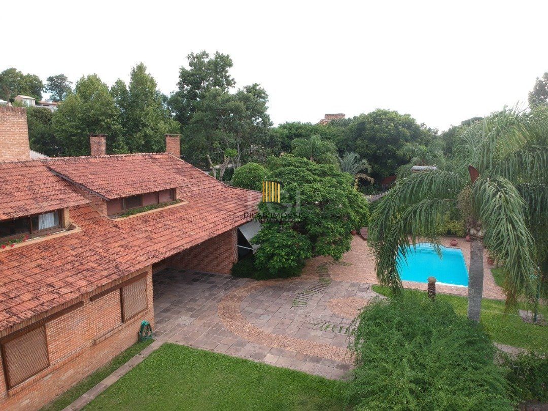Casa para Venda - 418m², 5 dormitórios, sendo 1 suites, 6 vagas - Tristeza