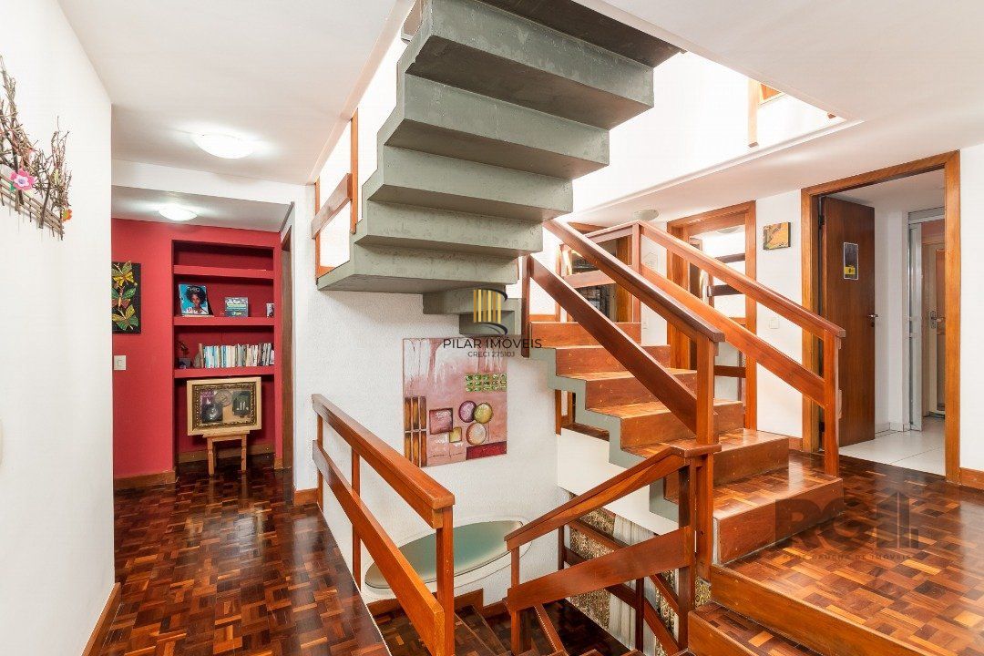 Casa 4 dormitórios no bairro Vila Assunção