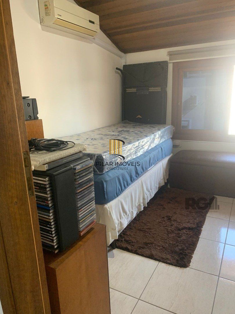 Casa 3 dormitórios no bairro Hípica
