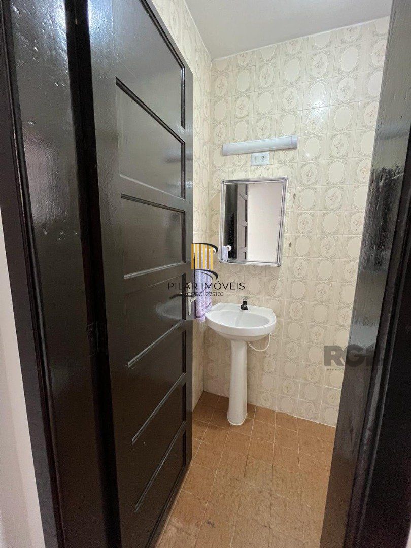 Casa 3 dormitórios no bairro Restinga