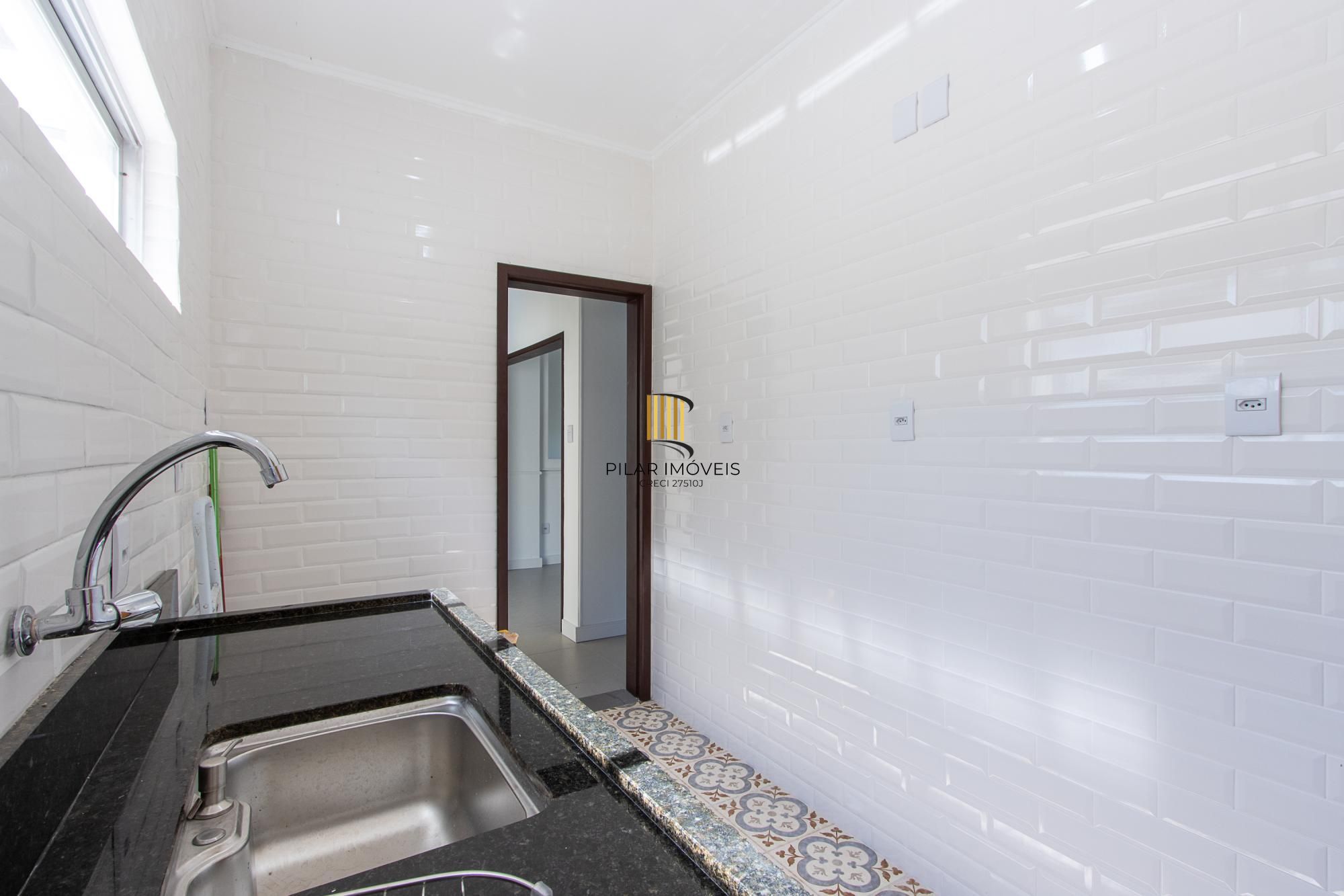 Apartamento à venda no bairro Moinhos de Vento, em Porto Alegre – RS. Com área privativa de 100.73m².