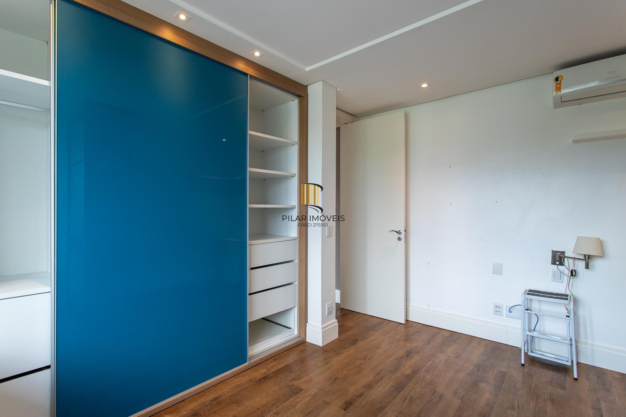 Casa de Condomínio 4 dormitórios no bairro Terraville