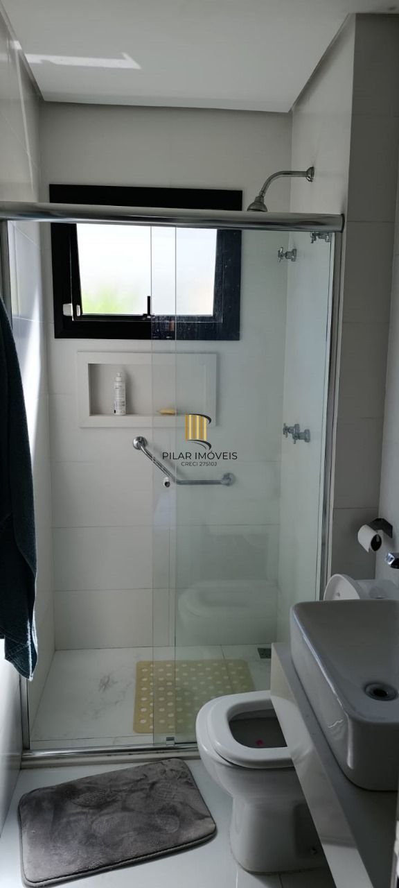 Excelente casa de alvenaria, 4 dormitórios, 2 suítes e 2 vagas de garagem.