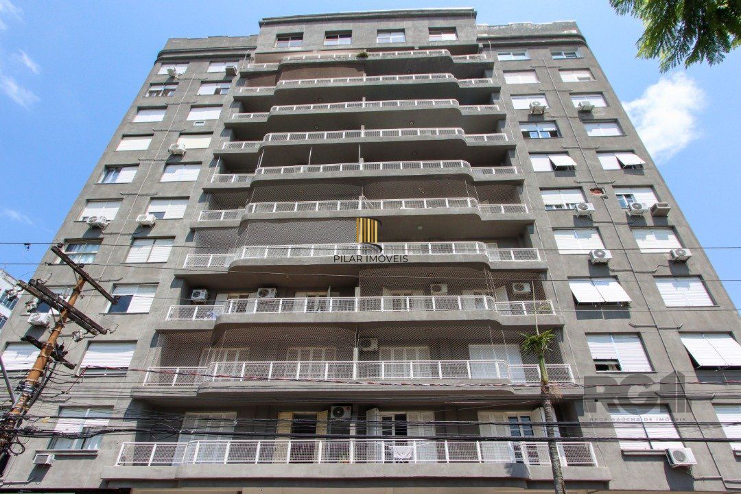 Apartamento semi-mobiliado, possui 3 dormitórios, sendo 1 suíte
