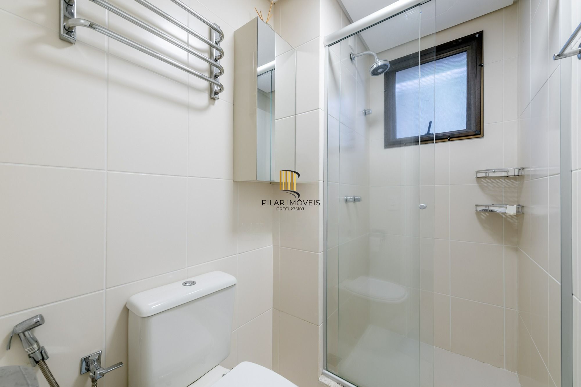 Apartamento de 3 suites e 2 vagas no bairro Mont Serrat