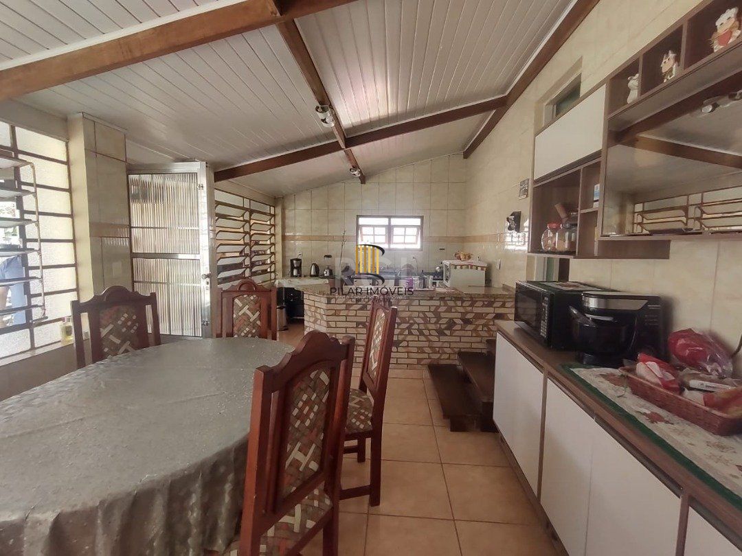 Casa para Venda - 265.1m², 3 dormitórios, 4 vagas - Guarujá