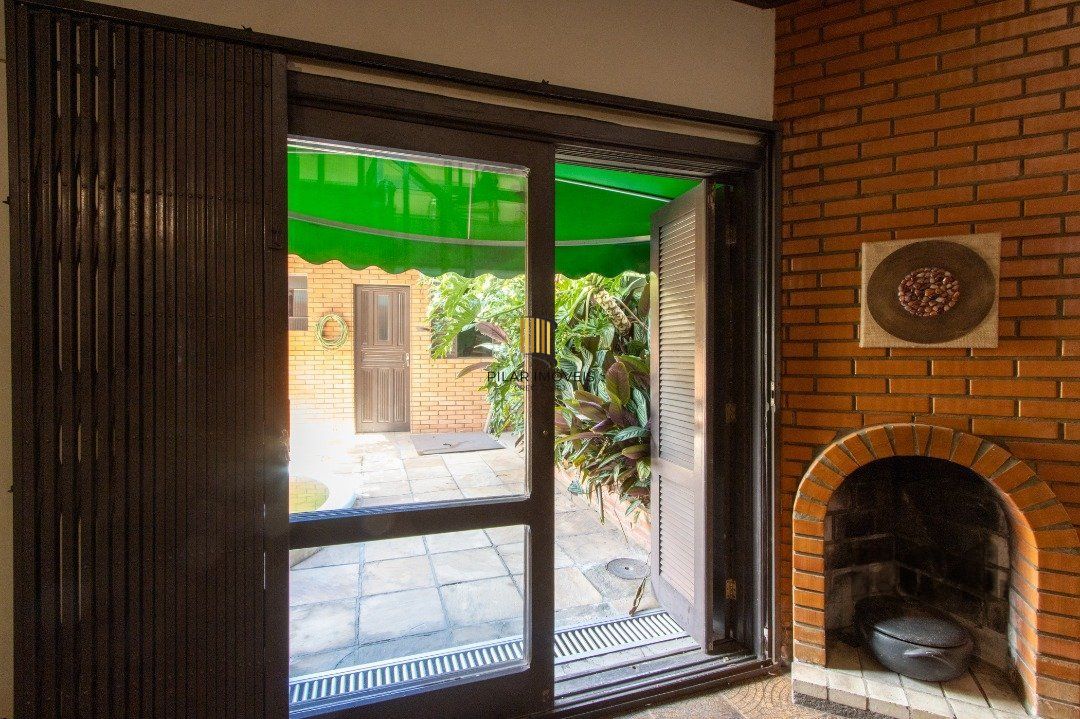 Casa para Venda - 500m², 4 dormitórios, sendo 1 suites, 4 vagas - Coronel Aparício Borges