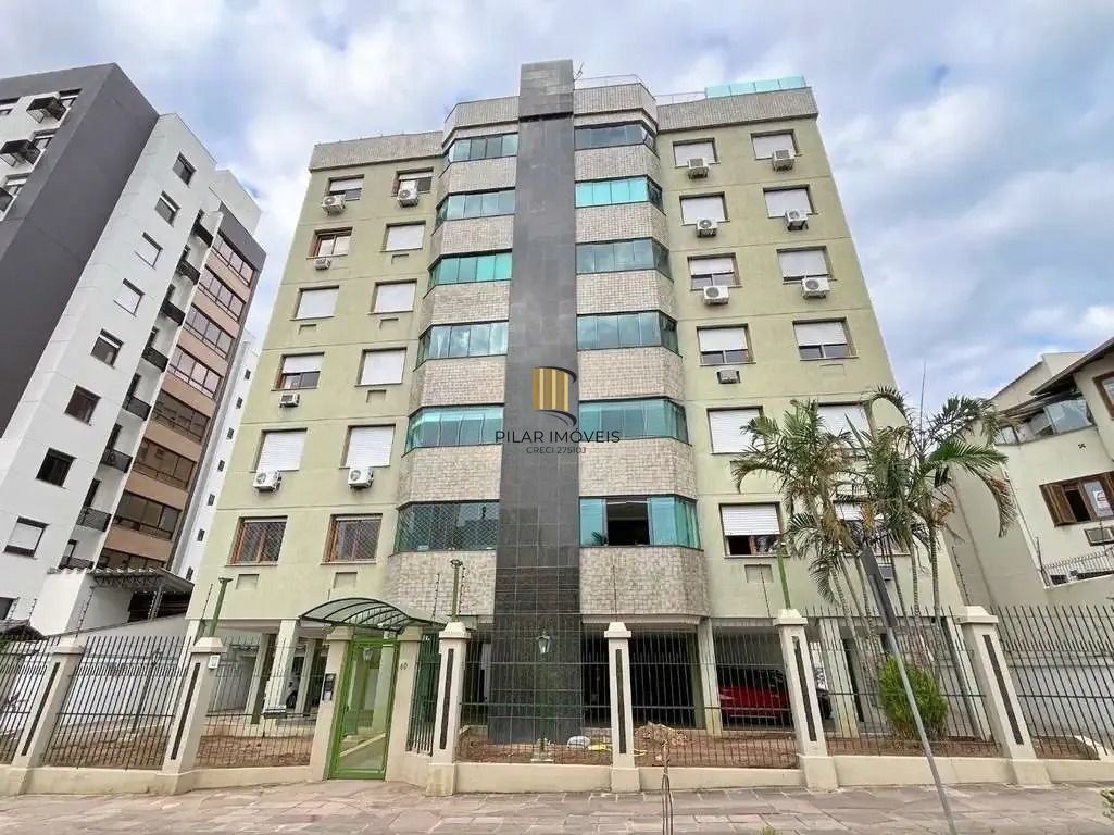 Apartamento semimobiliado no bairro Tristeza, com 3 dormitórios, 01 suíte, e 105m² Privativos!!! - Pilar Imóveis