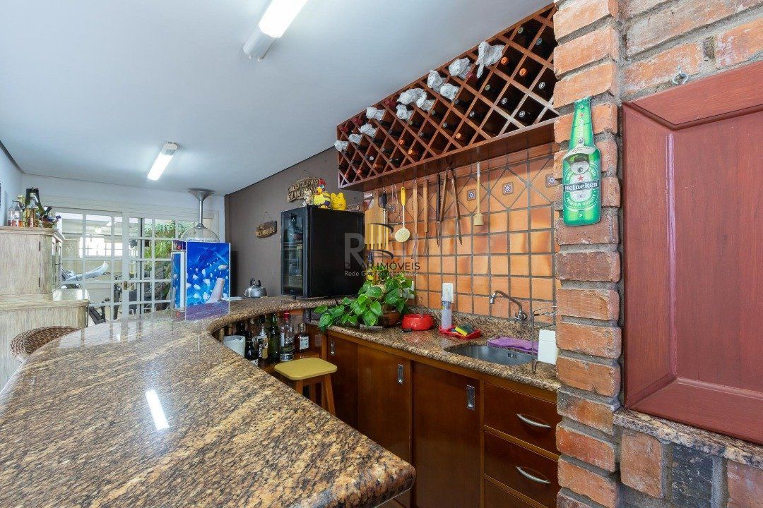 Casa Condominio para Venda - 300m², 4 dormitórios, sendo 2 suites, 2 vagas - Ipanema
