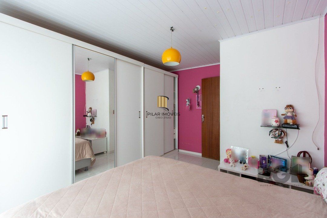 Casa, 5 dormitórios, sendo 1 suíte, 312m² privativos, 8 vagas - Bairro Vila Nova