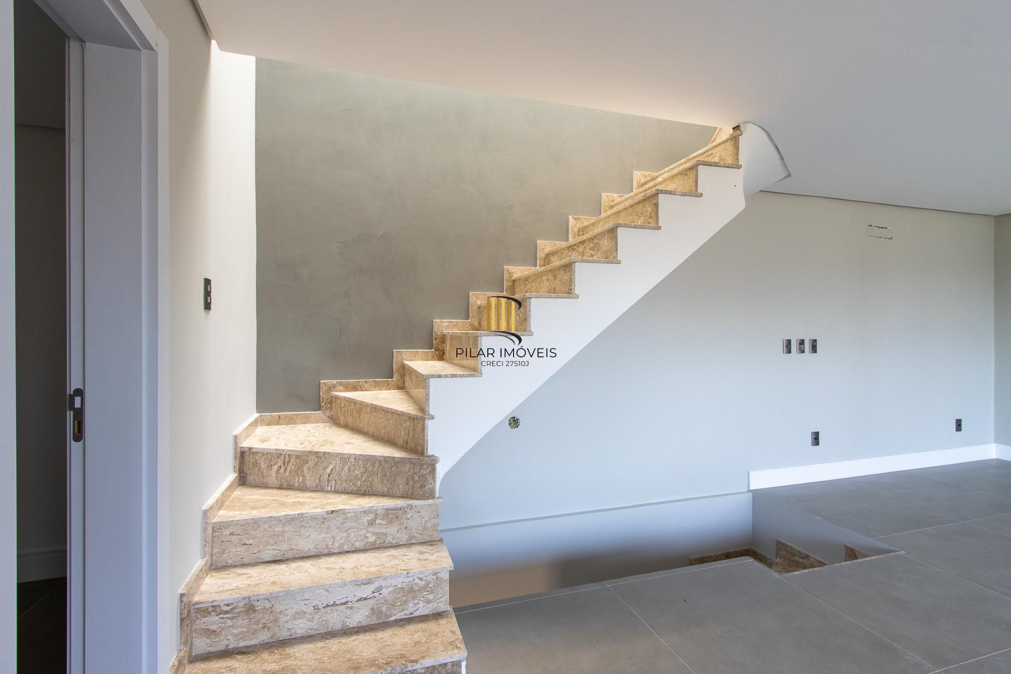 Casa em condomínio com conforto e exclusividade no bairro Tristeza