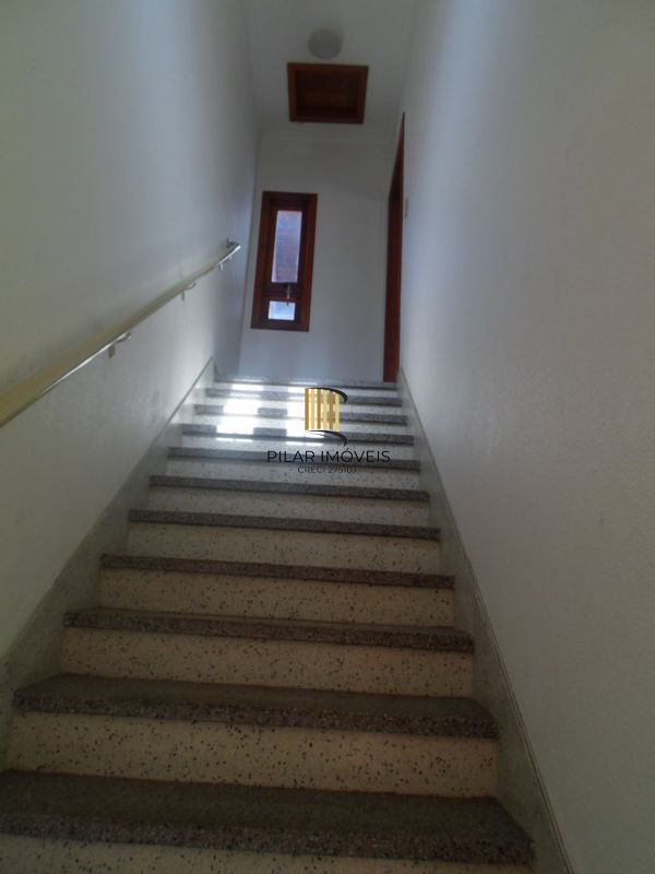 Casa para Venda - 400m², 6 dormitórios, sendo 2 suites, 5 vagas - Santo Antonio