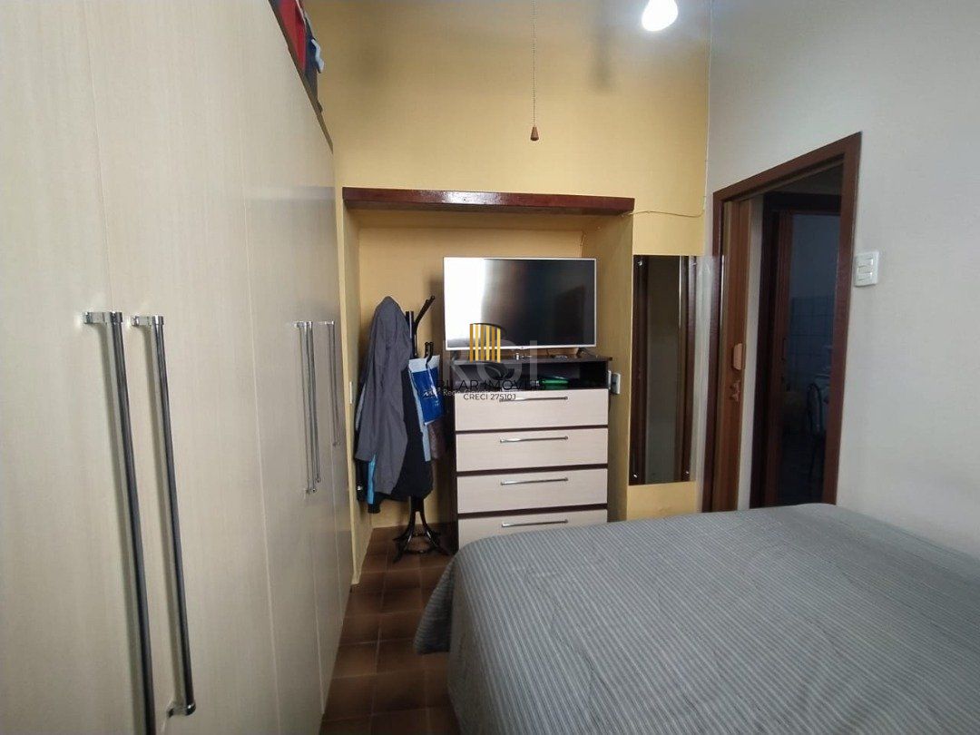 Casa para Venda - 185m², 3 dormitórios, 5 vagas - Menino Deus