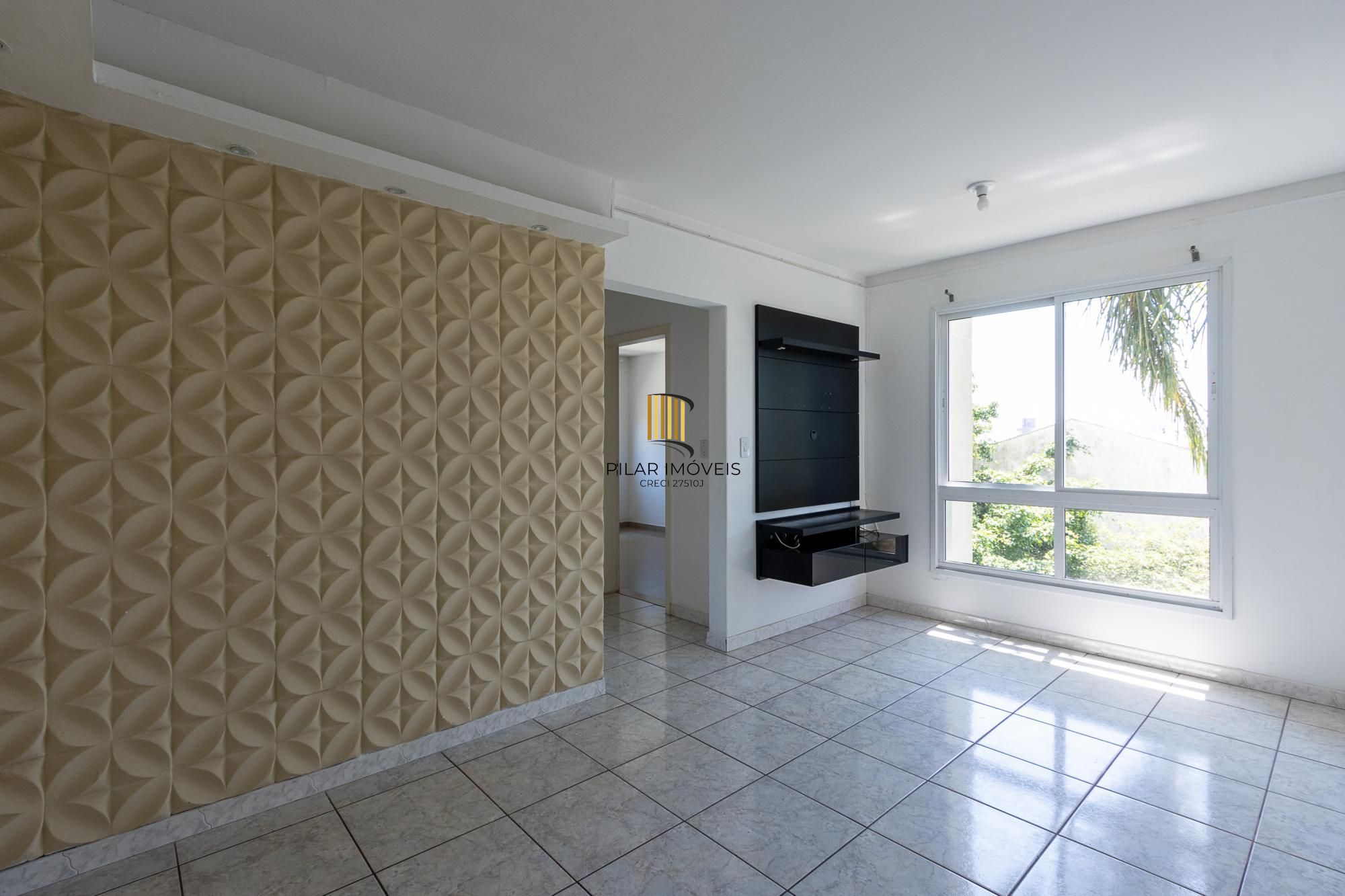 Apartamento, desocupado, 2 dormitórios e vaga escriturada, elevador -Cavalhada