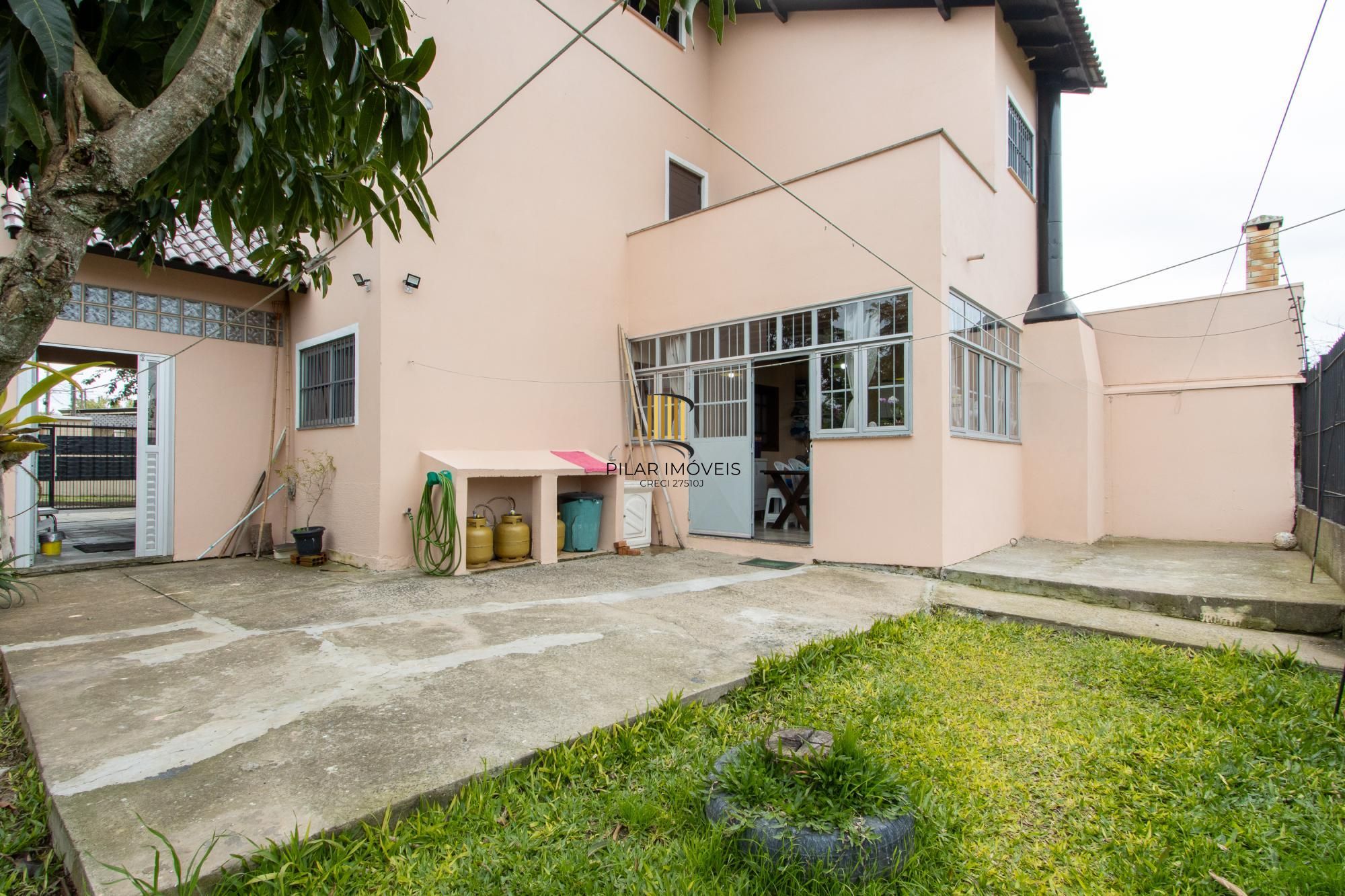 Casa 3 dormitórios no bairro Vila Nova