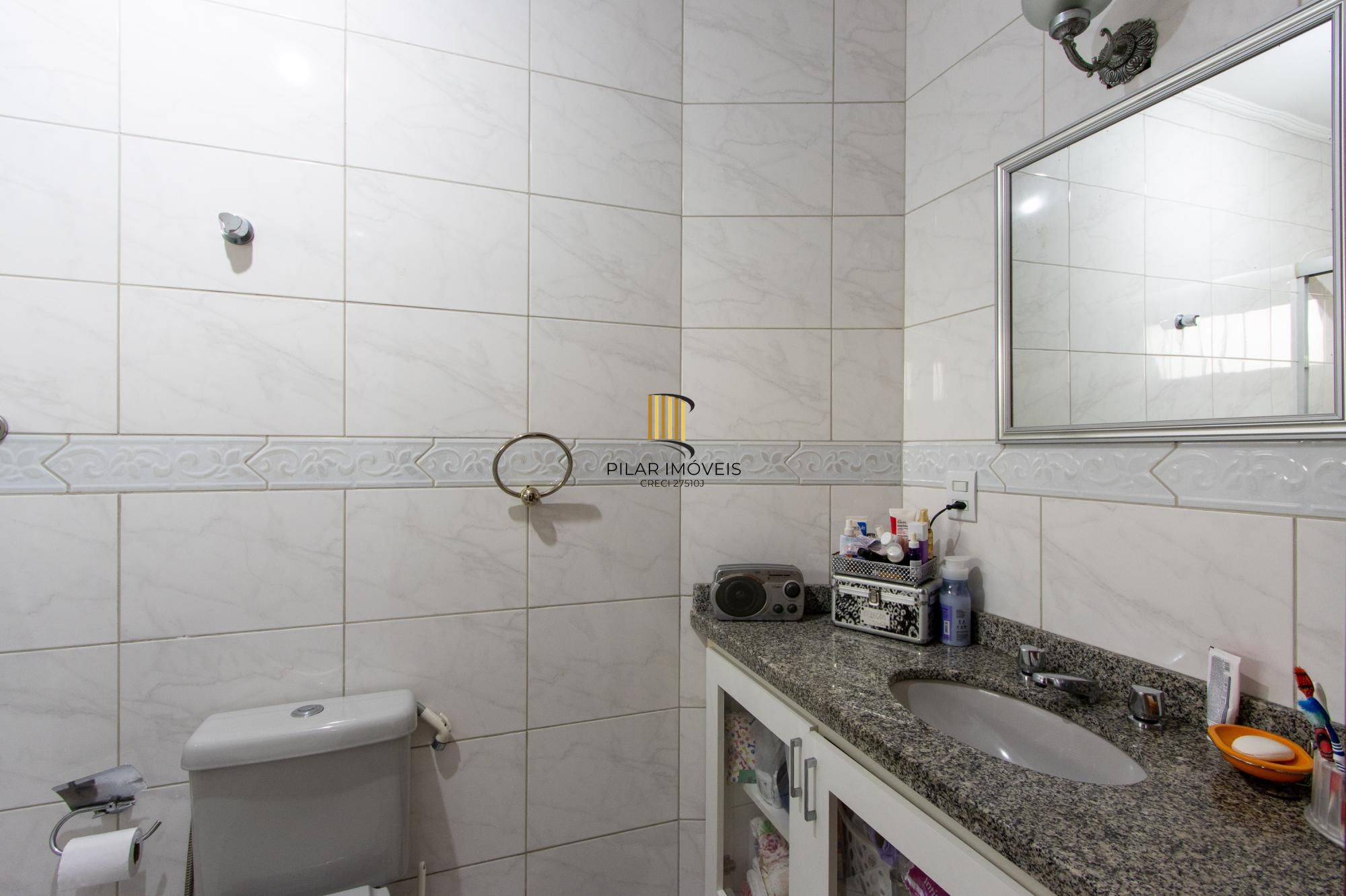 Casa 3 dormitórios no bairro Ipanema