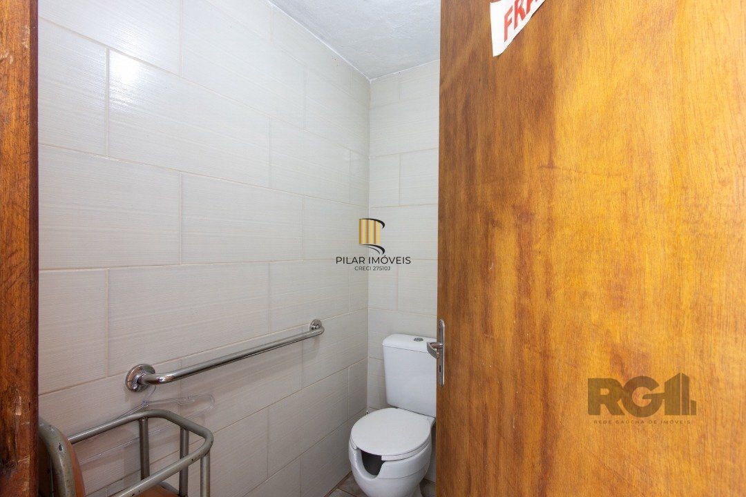Prédio Comercial | 220m2 Privativos | Salão de Festas | Bairro Vila Nova