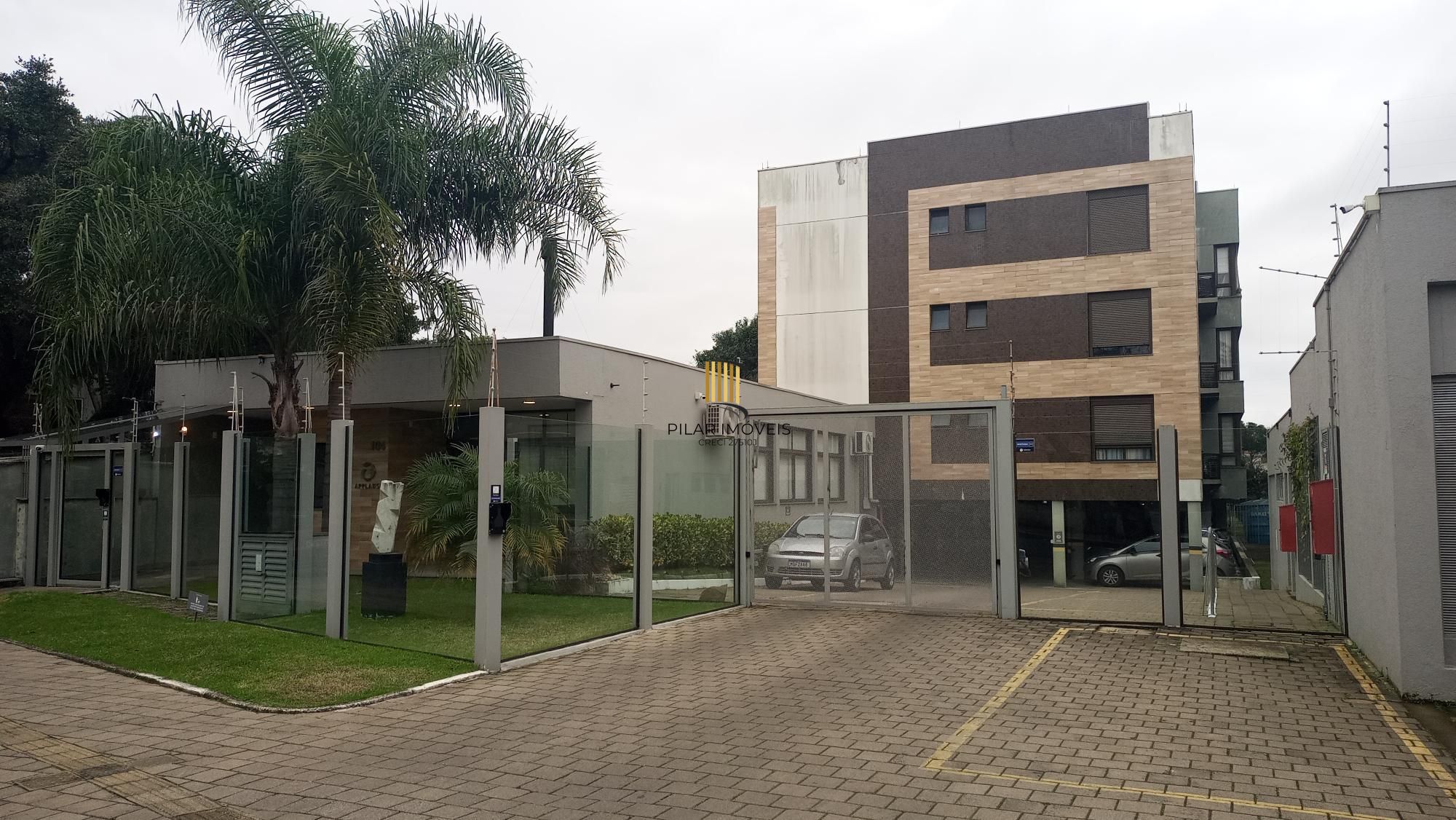 Apartamento com 3 dormitórios e 2 vagas, no bairro Ipanema