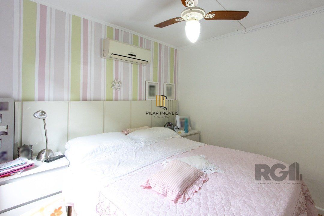 Casa térrea, 3 quartos, edícula, com 2 suites, pátio - Bairro Guarujá