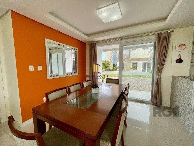 Casa de Condomínio 4 dormitórios no bairro Atlântida Sul