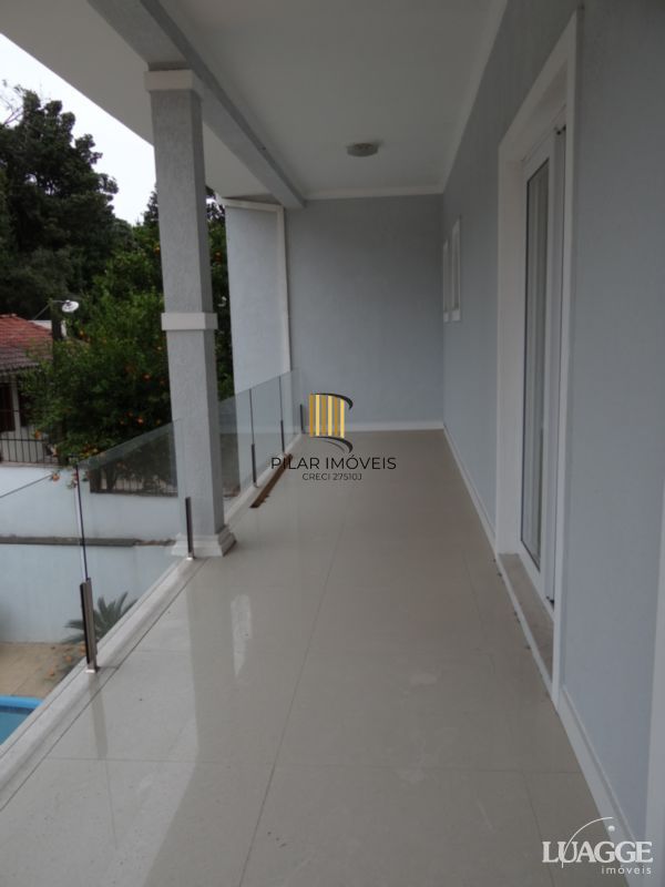 Casa para Venda - 305m², 3 dormitórios, sendo 3 suites, 4 vagas - Nonoai