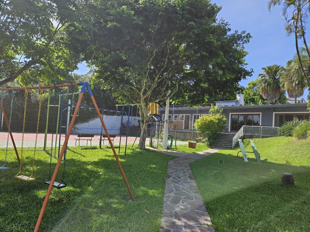 Casa em Condomínio, 03 dormitórios 04 Vagas, 229m²  na Tristeza, Porto Alegre, RS!!