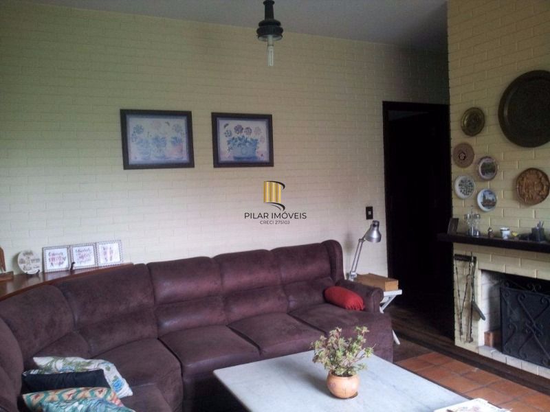 Casa para Venda - 400m², 3 dormitórios, sendo 1 suites, 2 vagas - Cristal