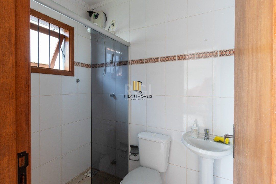 Casa para Venda - 247m², 3 dormitórios, sendo 1 suites, 4 vagas - Vila Nova