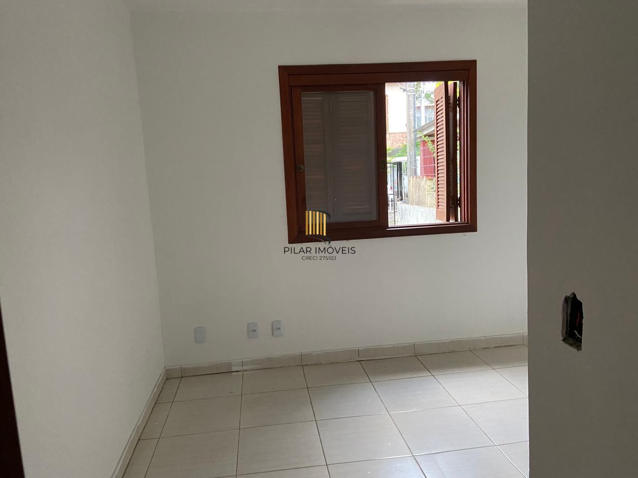 Casa 2 dormitórios no bairro Hípica