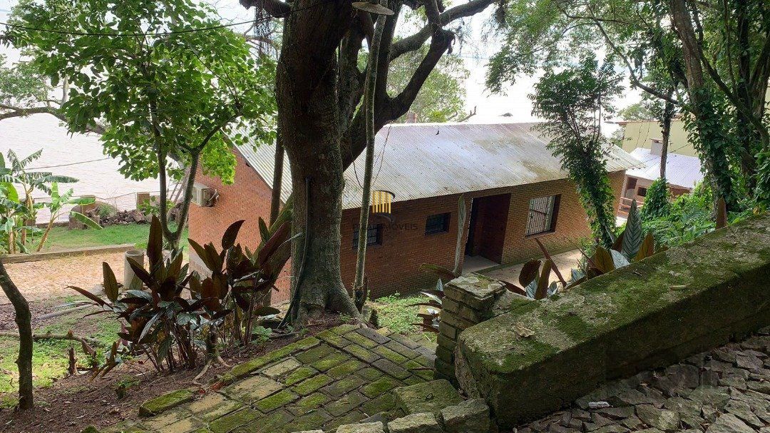 AMPLA CASA COM PRAIA PRIVATIVA NA ZONA SUL DE POA