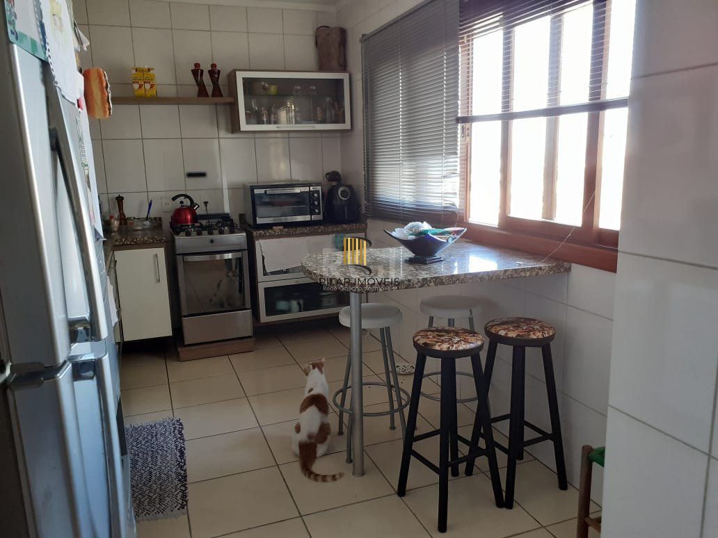 Casa Condominio para Venda - 251m², 4 dormitórios, sendo 2 suites, 2 vagas - Nonoai