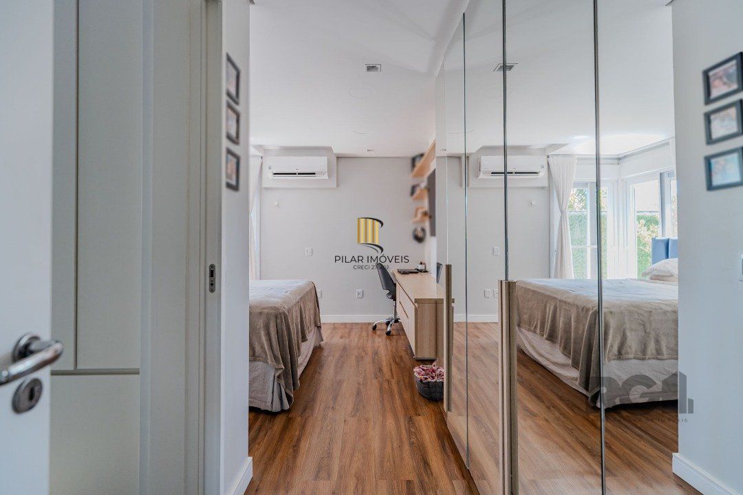 **Apartamento Garden com 3 dormitórios sendo 1 suíte à Venda - Bairro Cristal, Porto Alegre**
