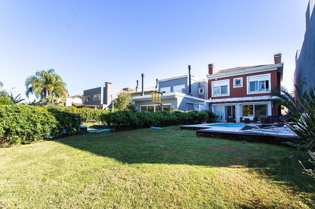 Casa de Condomínio 4 dormitórios no bairro Belém Novo