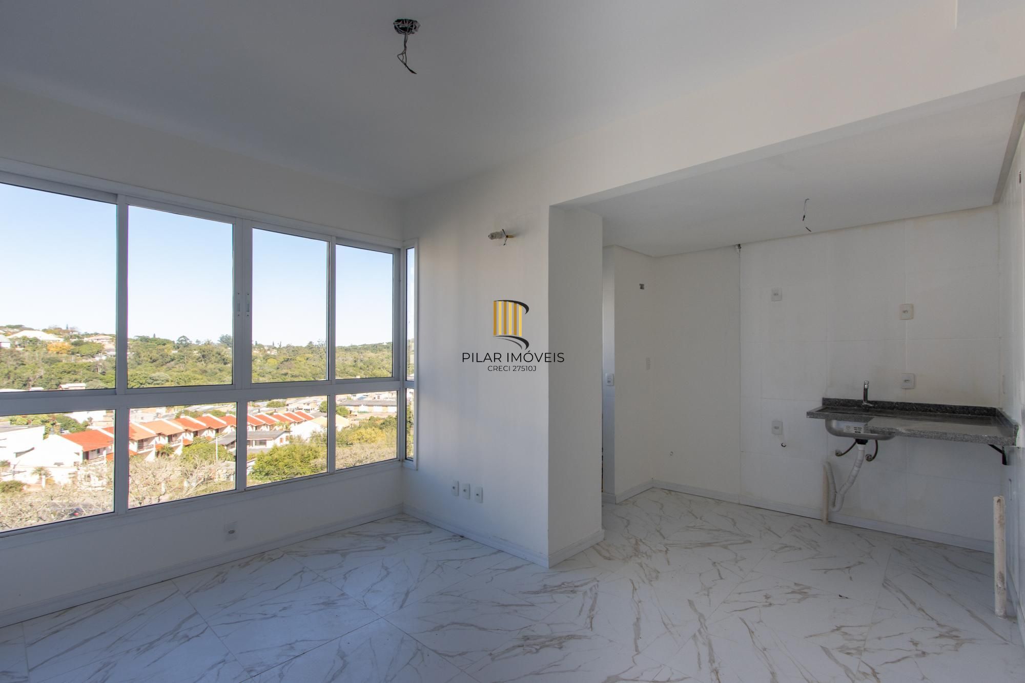 Apto com 3 dormitórios suíte e box coberto ( nunca habitado e reformado )