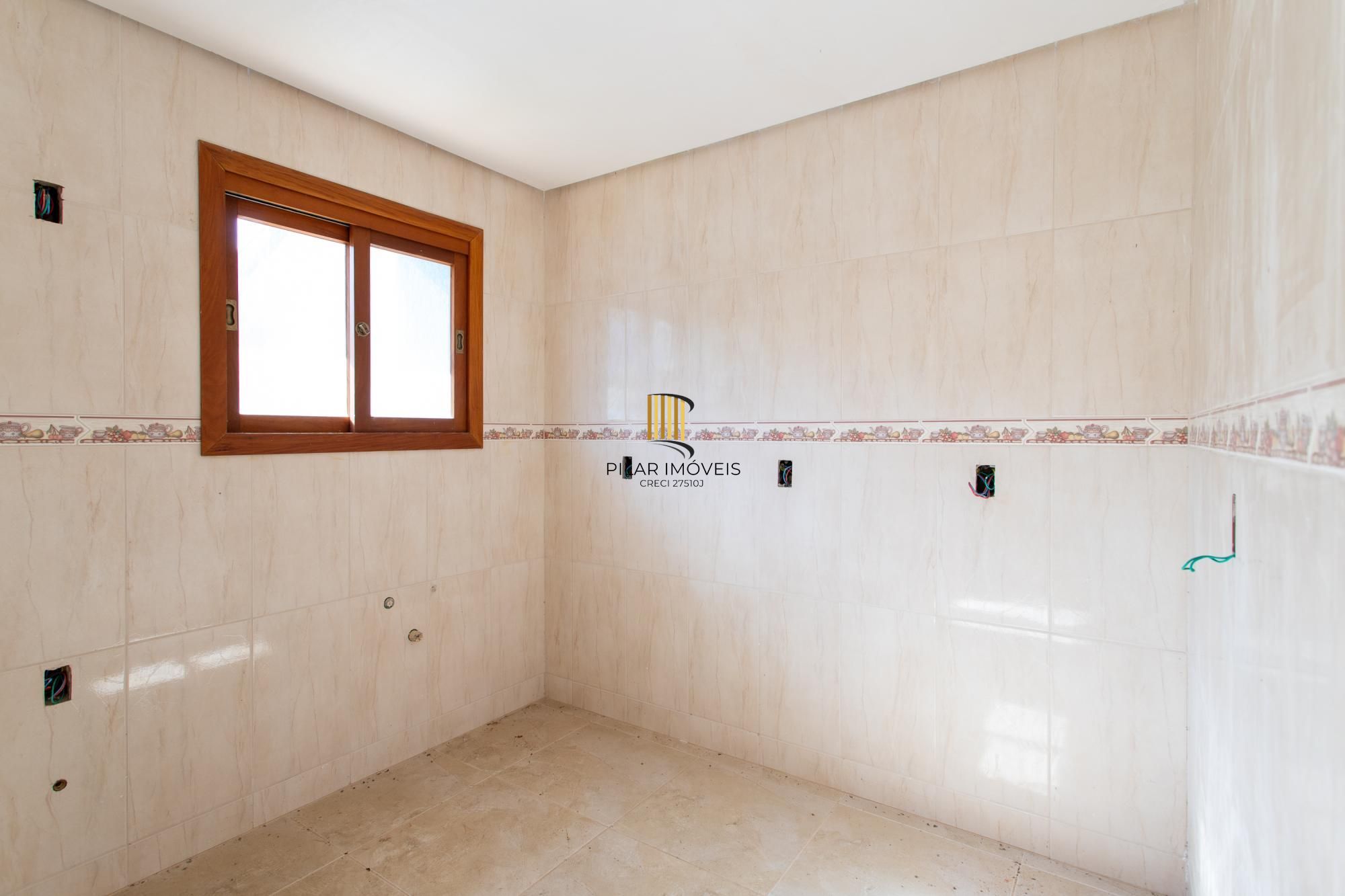 Casa para Venda - 115m², 3 dormitórios, sendo 1 suites, 2 vagas - Urubatã