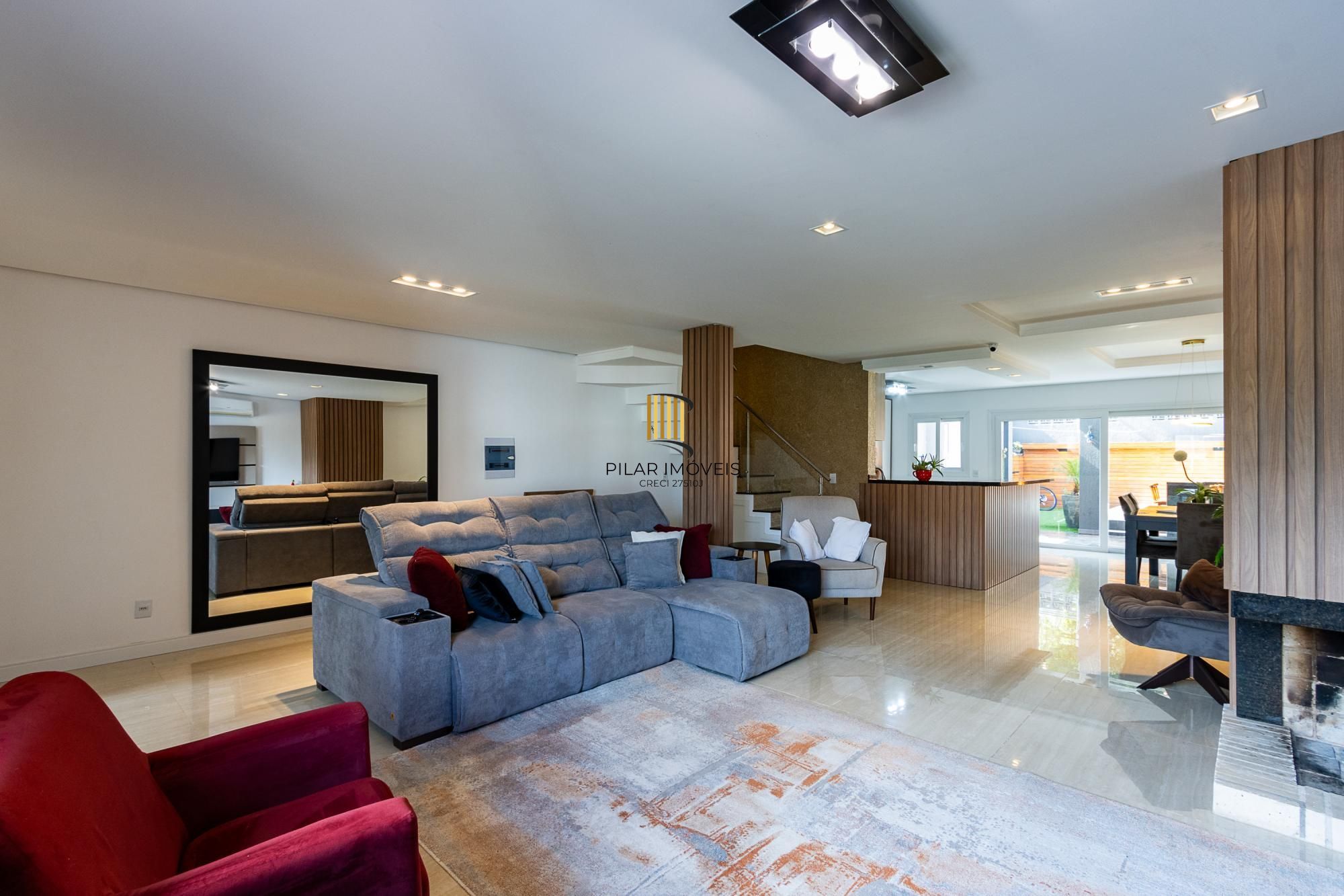 Casa 3 dormitórios no bairro Hípica