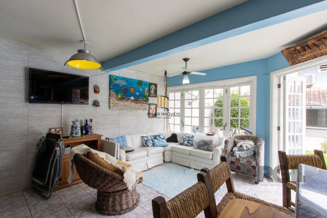 Casa 4 dormitórios no bairro Ipanema