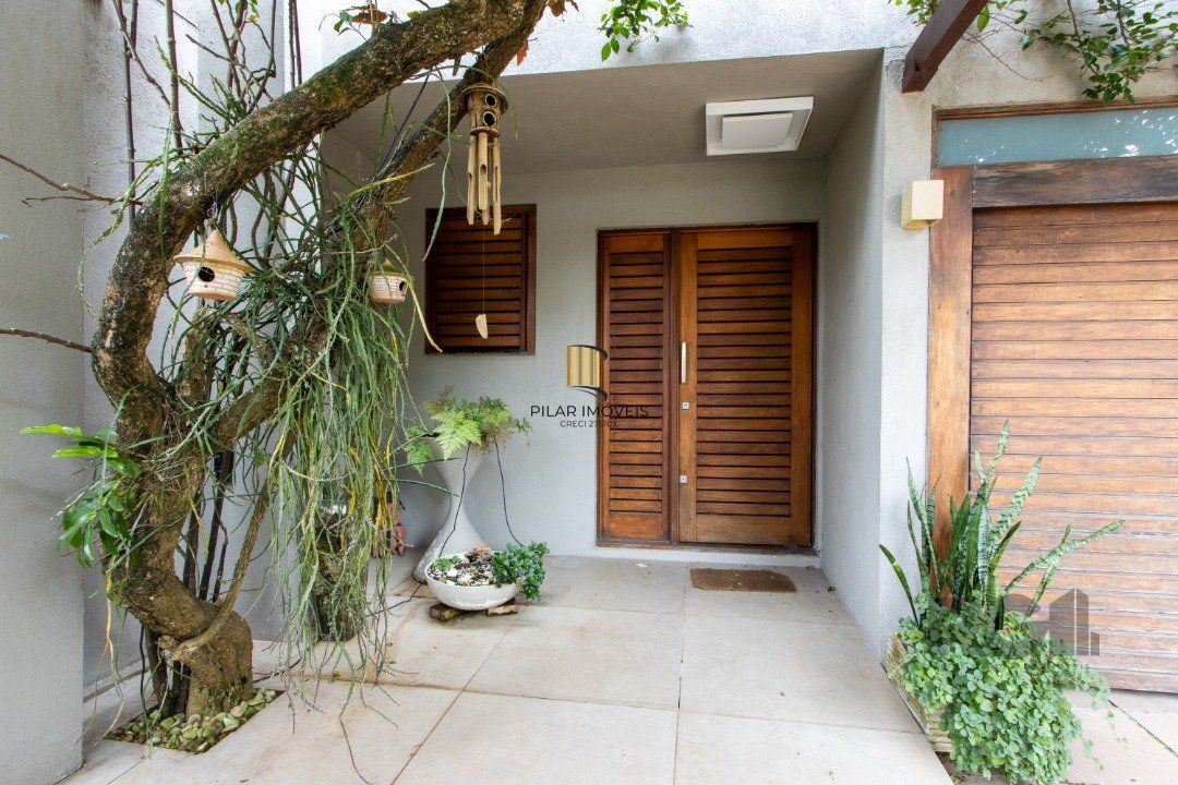 Casa 4 dormitórios no bairro Cristal