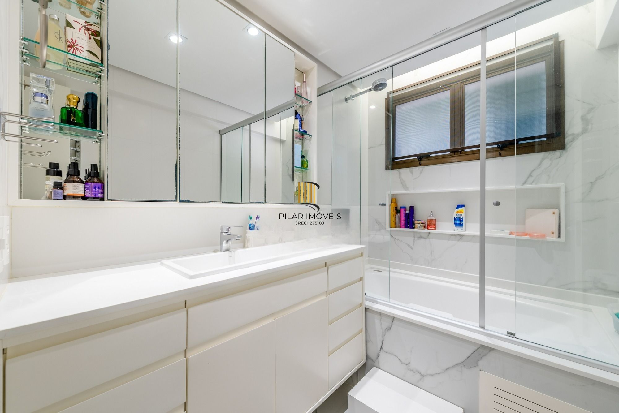 Apartamento de 3 suites e 2 vagas no bairro Mont Serrat