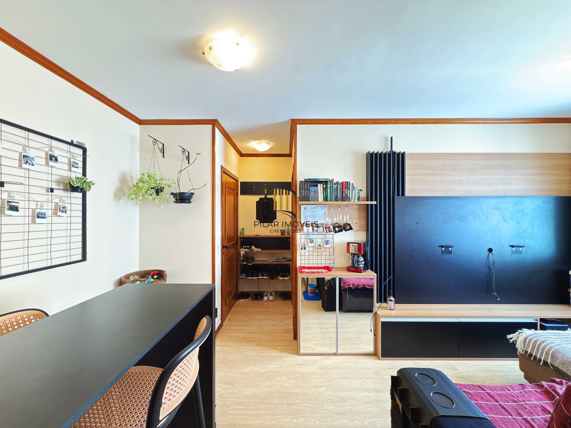 Apartamento de 2 dormitórios e 1 vaga de garagem no Centro Histórico.