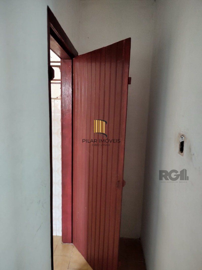 Casa para Venda - 247.37m², 4 dormitórios, 4 vagas - Partenon