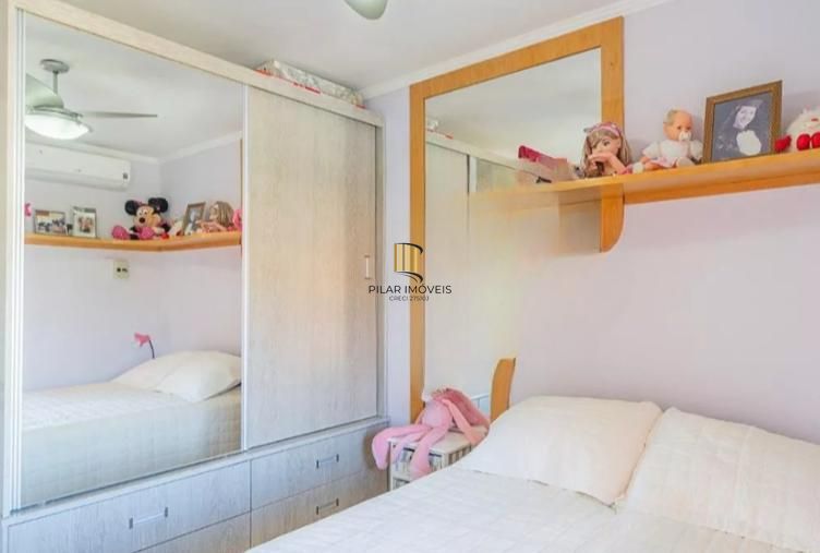 Linda casa com 3 dormitórios, sendo 1 Suíte, Sala Ampla no Condomínio de Ótima Localização