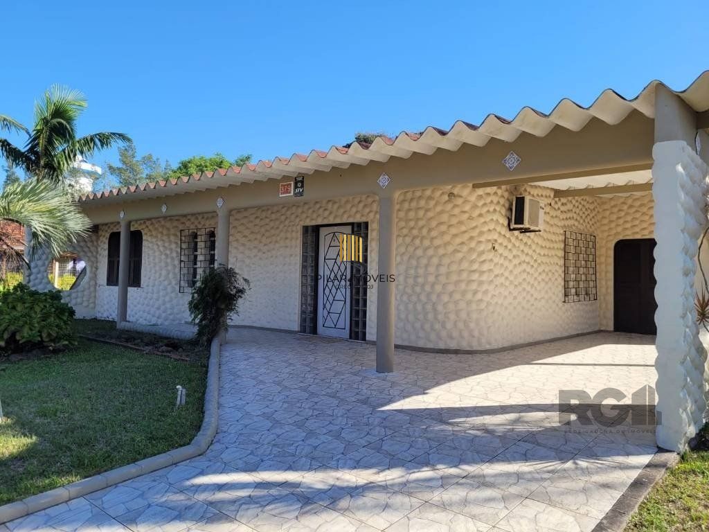 Casa 3 dormitórios no bairro Atlântida