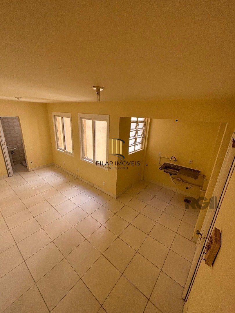 apartamento JK em otimo estado de conservação , prédio com elevador .