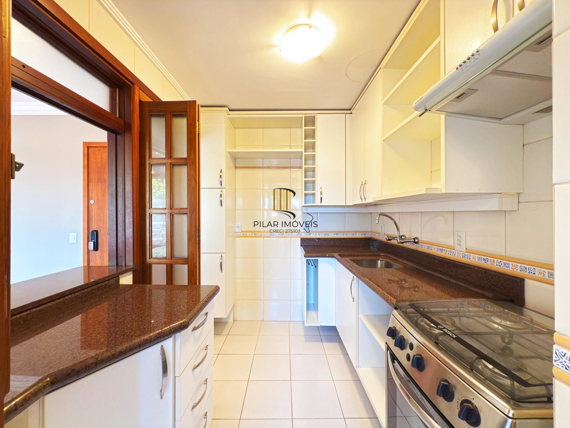 Apartamento desocupado, 2 quartos (1 suite), 2 vagas - Bairro Tristeza