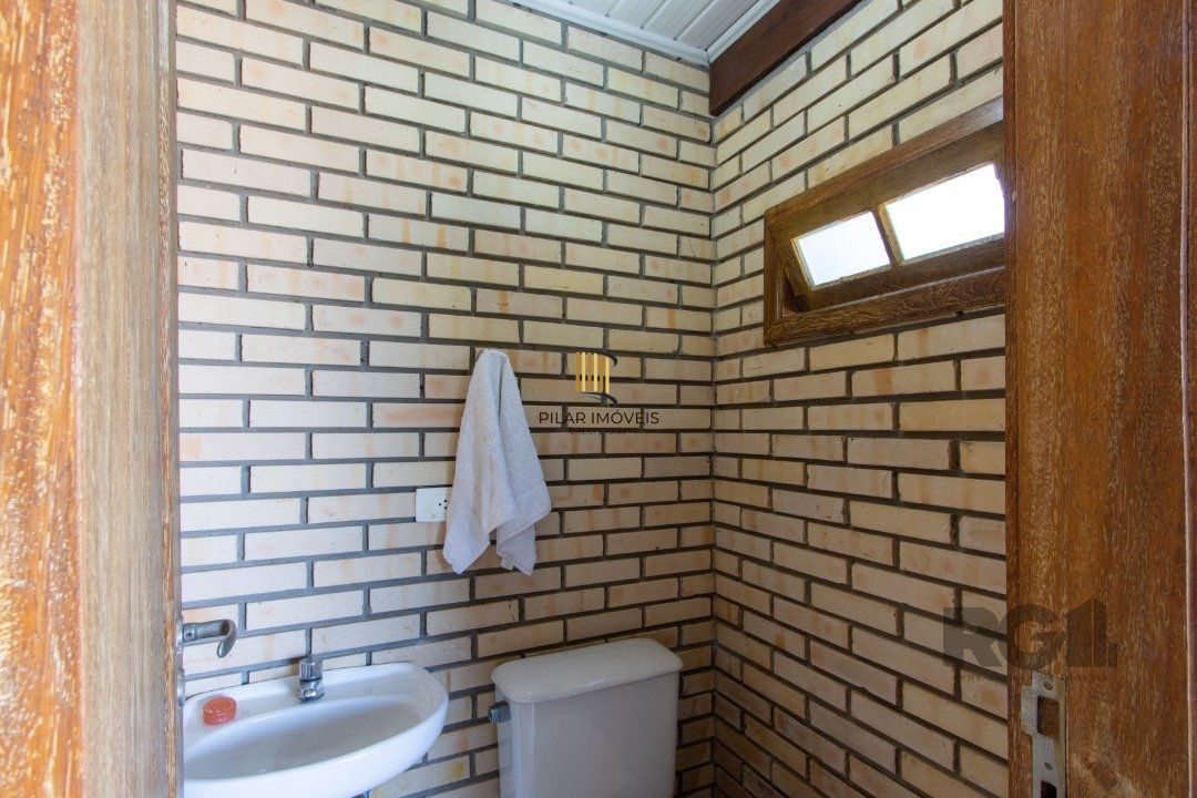 Casa deslumbrante vista do Guaiba, 3 dormitórios, sendo 1 suite master com closet e banheira de hidro com vista para o rio