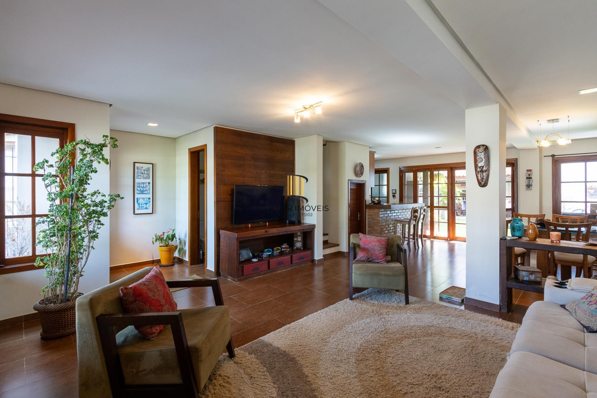 LINDA CASA NA HÍPICA