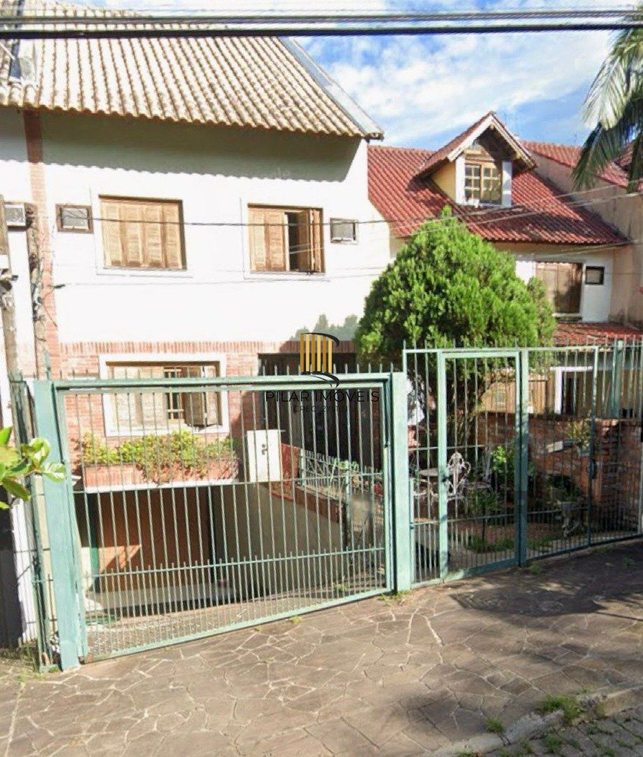 Ótima Casa com 3 dormitórios, no bairro Ipanema, zona sul de Porto Alegre, RS.