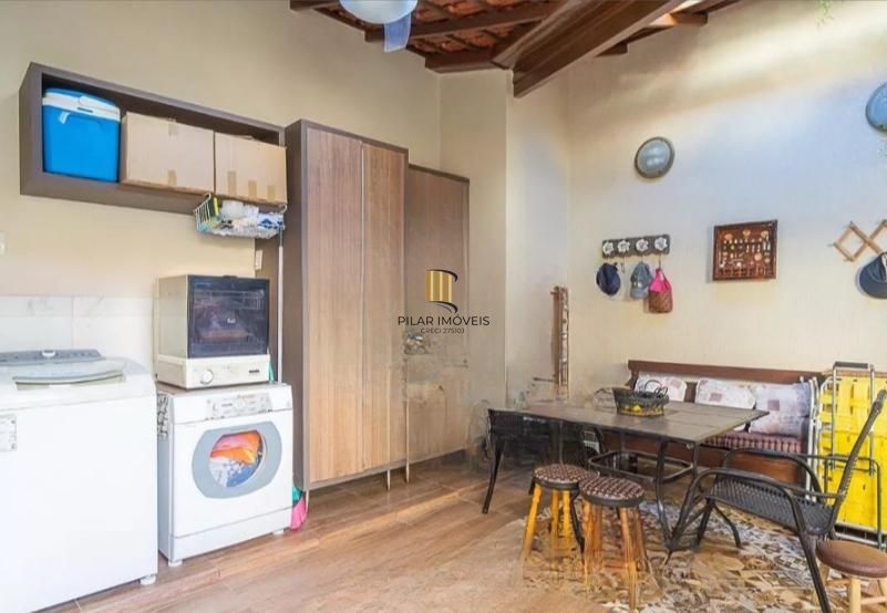Linda casa com 3 dormitórios, sendo 1 Suíte, Sala Ampla no Condomínio de Ótima Localização
